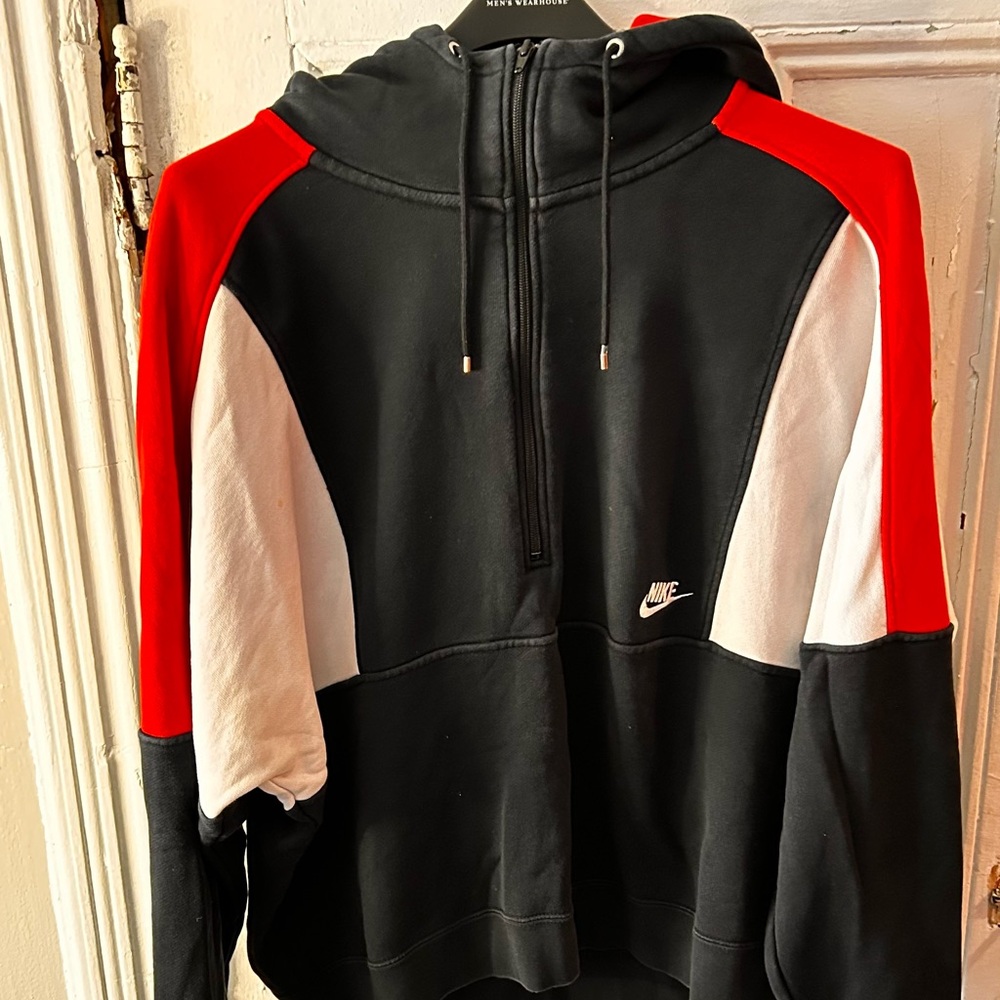 This is a complete Nike sweatsuit for sale - Picture 2 of 7